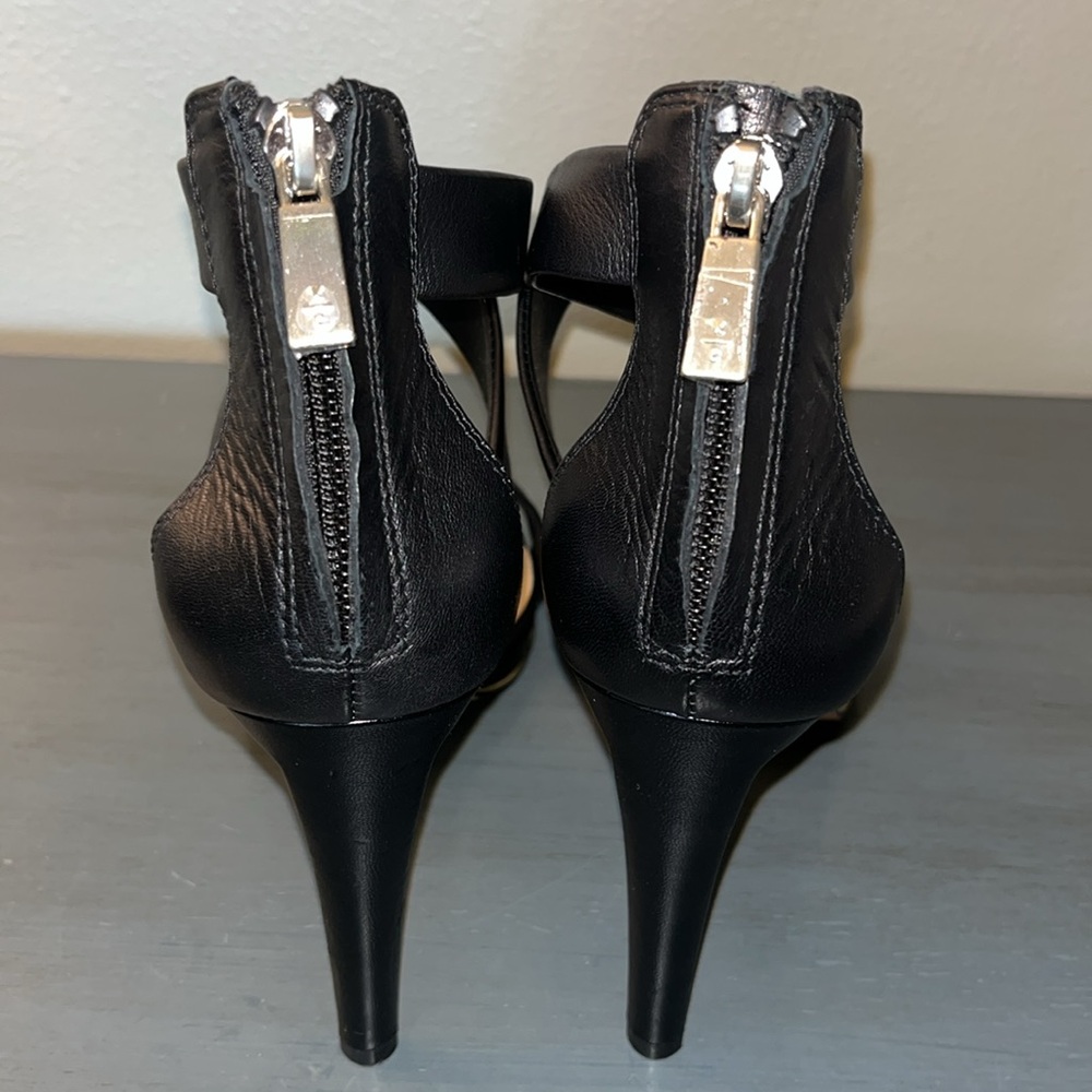 Kenneth Cole Brooke Black Leather Cross Strap Heeled Sandal Shoes NWOB sz 8.5 - Picture 9 of 16